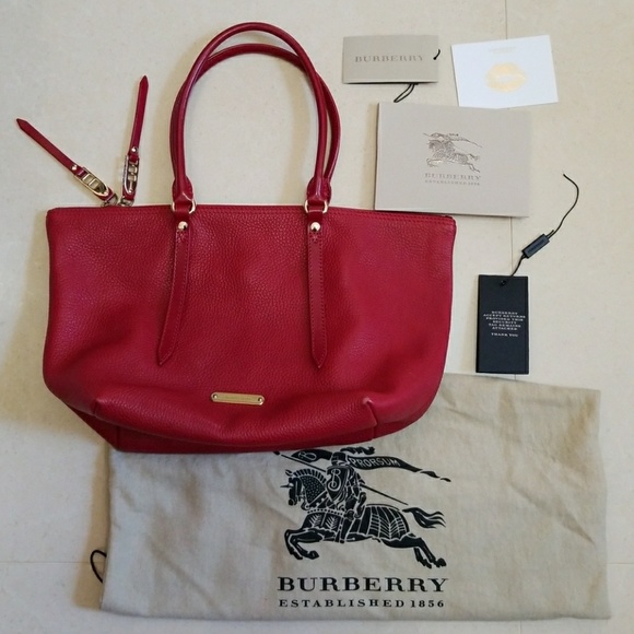 Burberry Handbags - Burberry leather tote